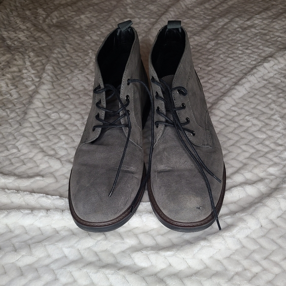 Size 13 Gray Alfani Chukka Boots - Picture 1 of 3